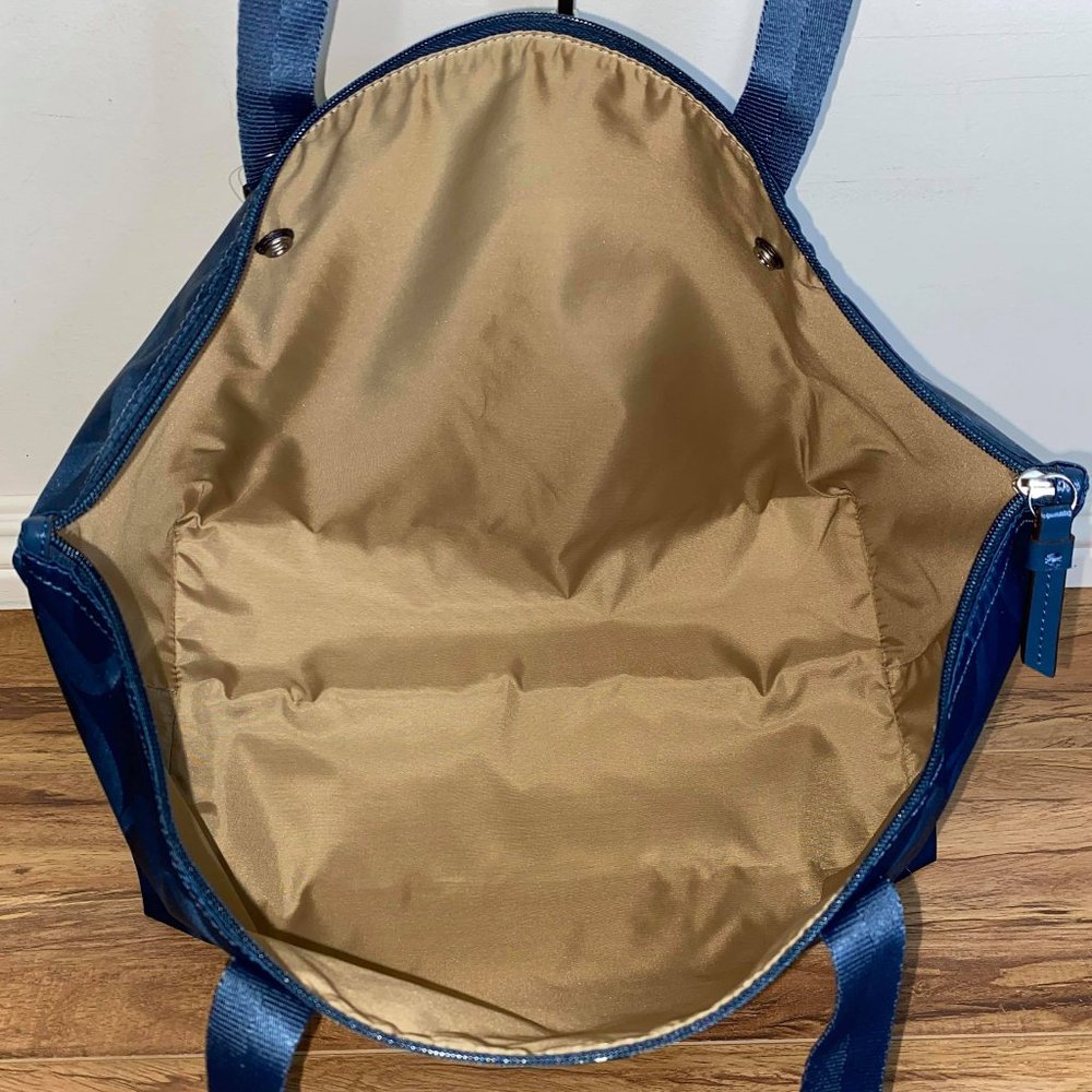 ❤️❤️SOLD❤️❤️Coach Sig Nylon Bag & Snap Pouch💙 - Picture 6 of 16